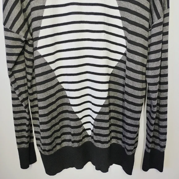 PLANET by Lauren G Sweater Gray Black White Ribbed‎ Hem Stripes One Size - Picture 2 of 12